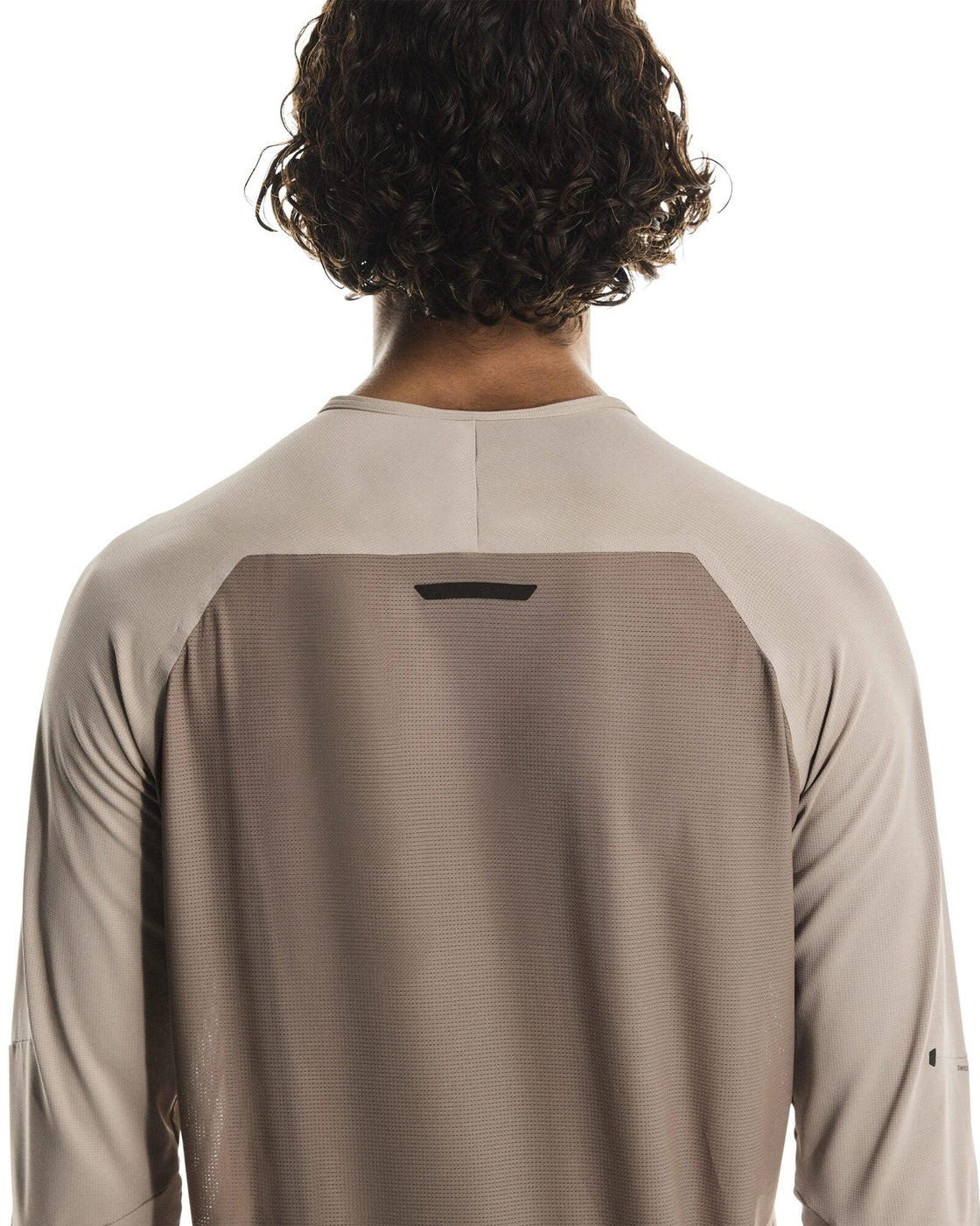 1ME10243153-performance_long_t-fw25-desert_cinder-m-4×5-tr-g4