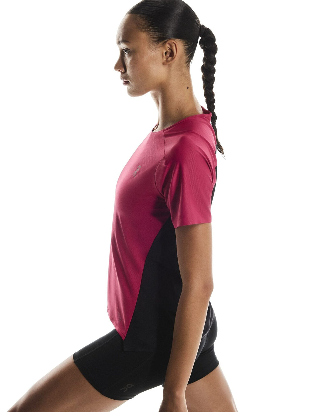 1WE10313554-performance_t-fw25-grenadine_black-w-4×5-tr-g5