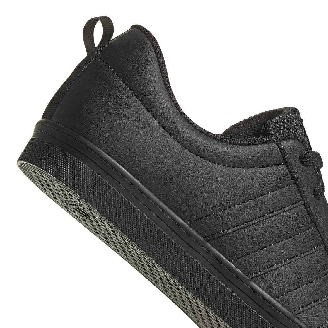HP6008_8_FOOTWEAR_Photography_Detail View 1_transparent