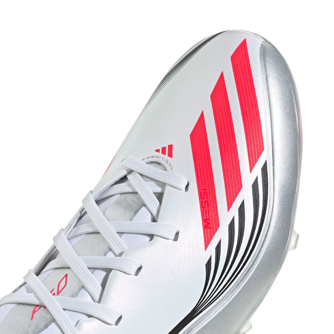 JP7446_8_FOOTWEAR_Photography_Detail View 2_transparent