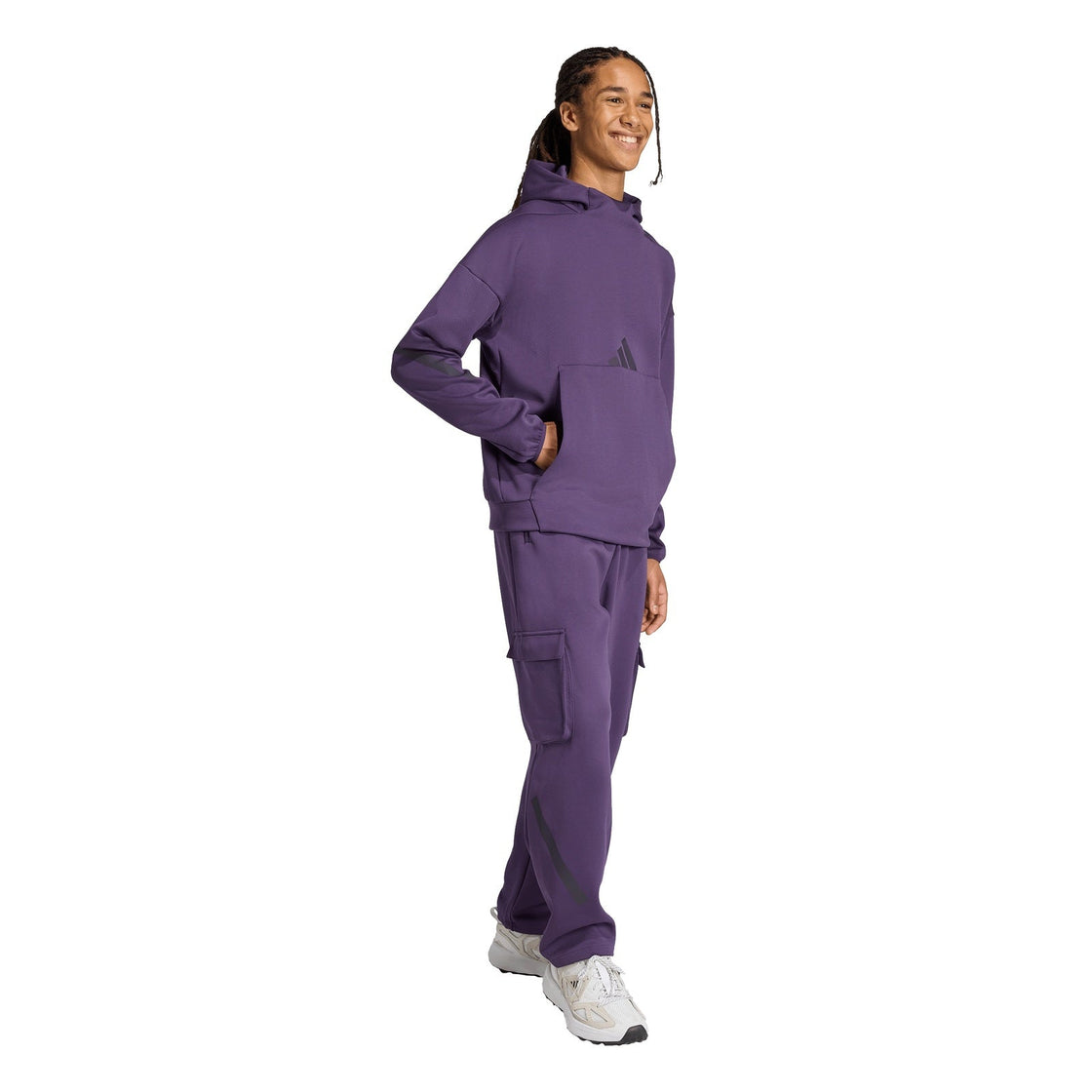 JW4732_4_APPAREL_On Model_Walking View_transparent