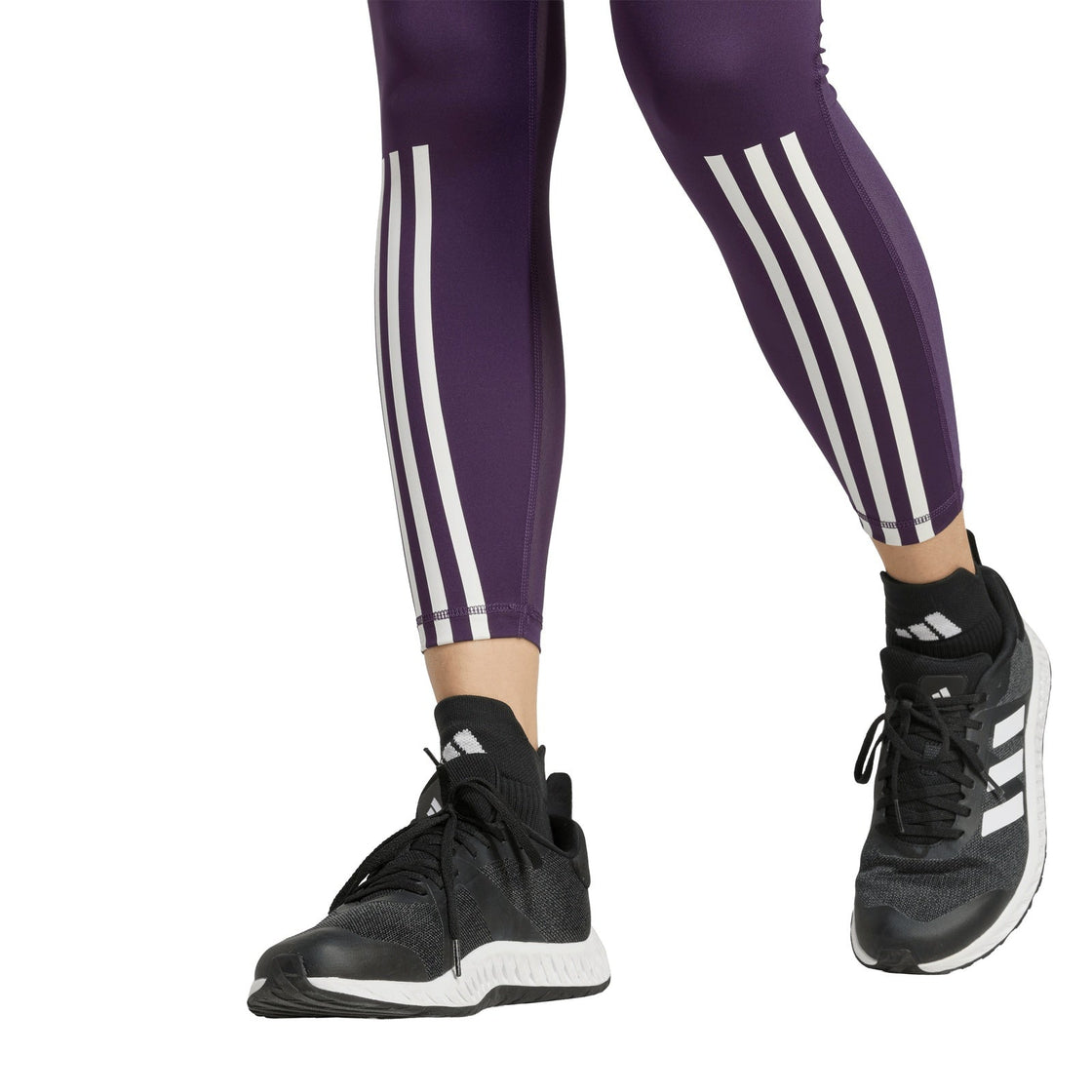 JW5154_5_APPAREL_On Model_Detail View 1_transparent