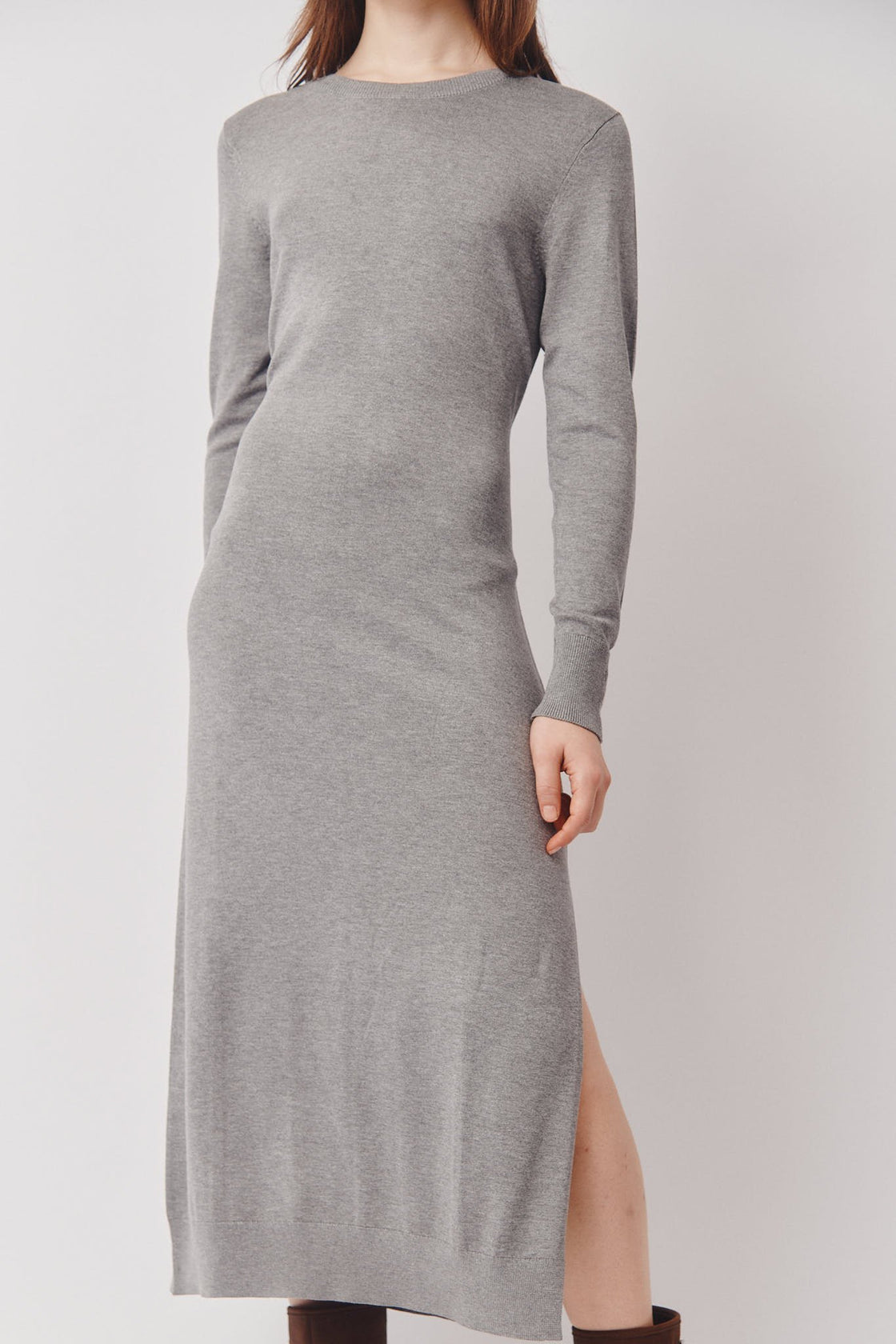 W STRETCH DRESS WITH BUTTONS ON THE SLEEVES