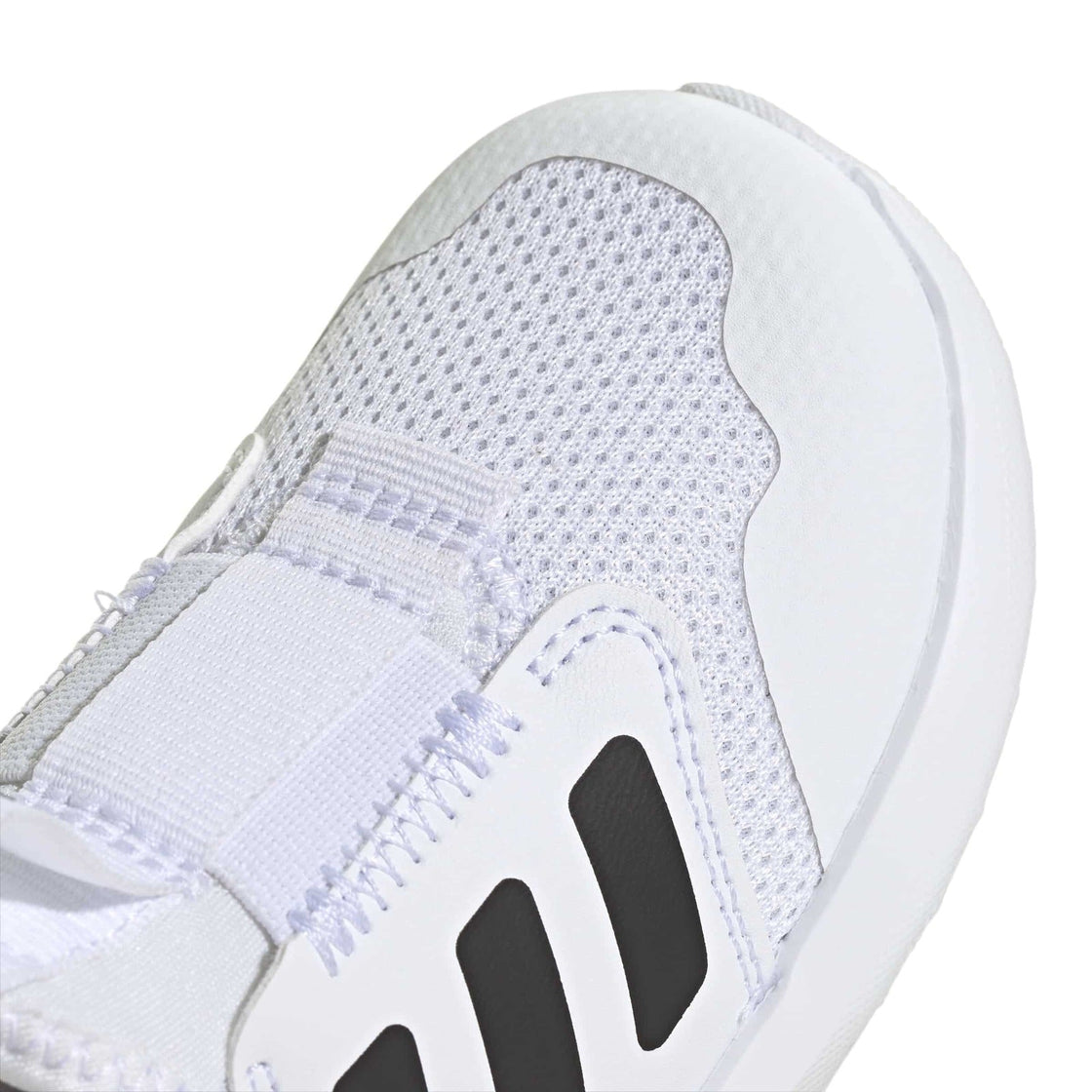 IH1057_8_FOOTWEAR_Photography_Detail View 1_transparent
