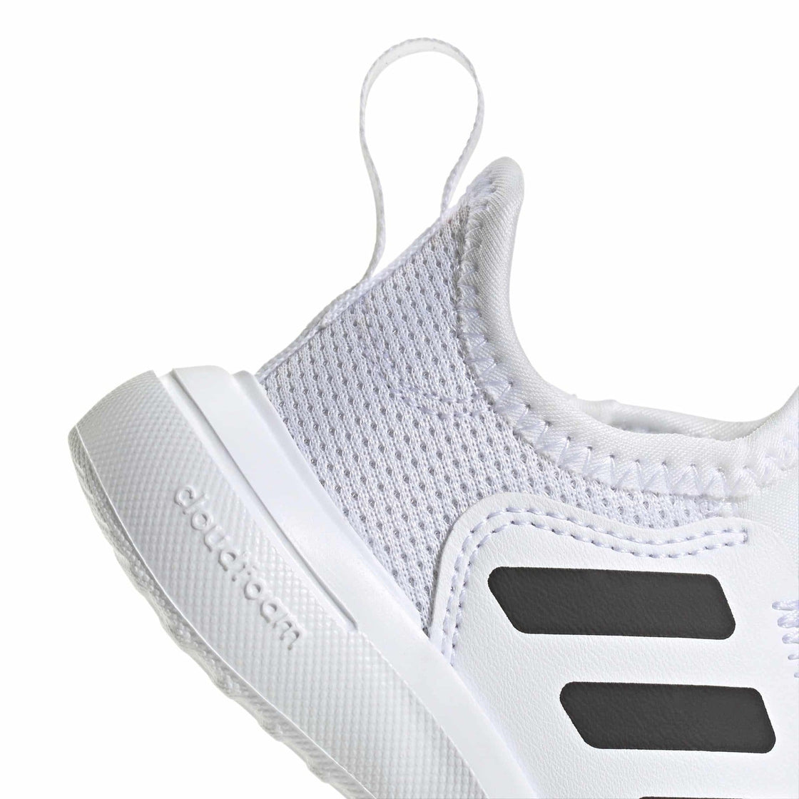IH1057_9_FOOTWEAR_Photography_Detail View 2_transparent