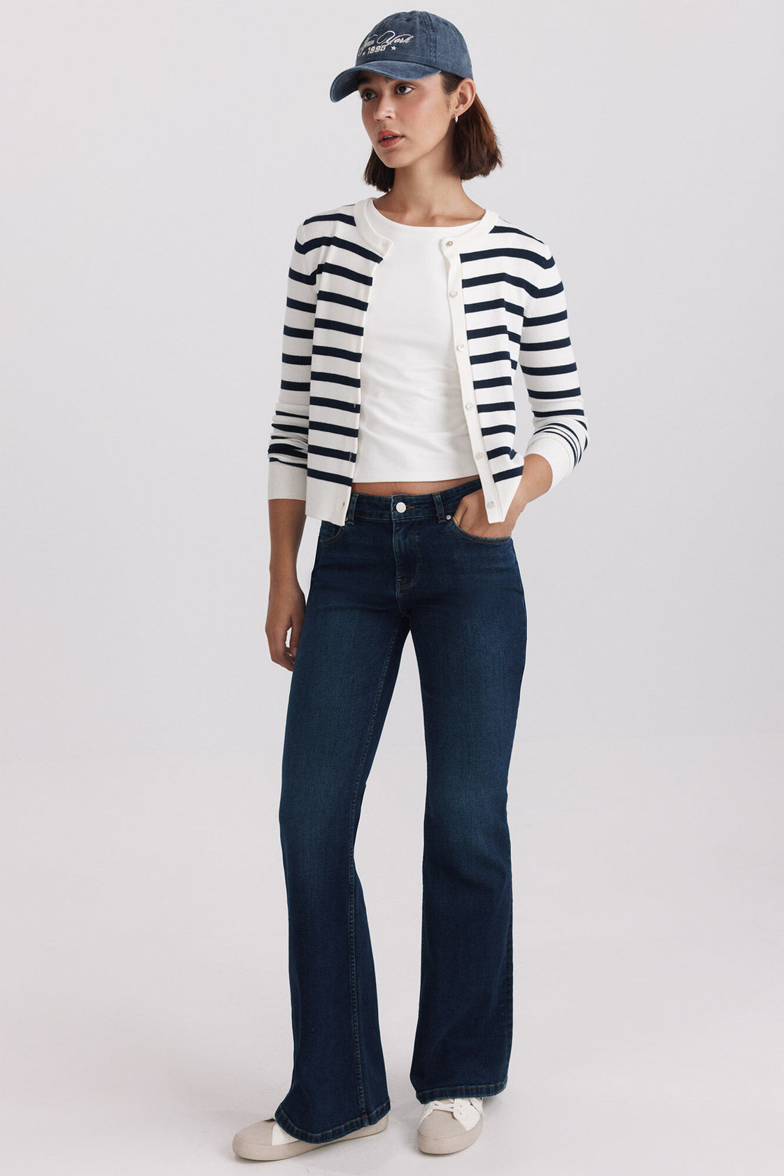 W BASIC BUTTONED CARDIGAN