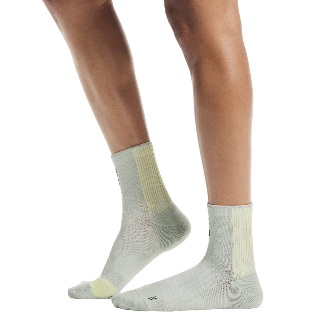 2UF10054781-performance_run_sock_mid-ss26-tin_lemonade-u-4×5-tr-g2