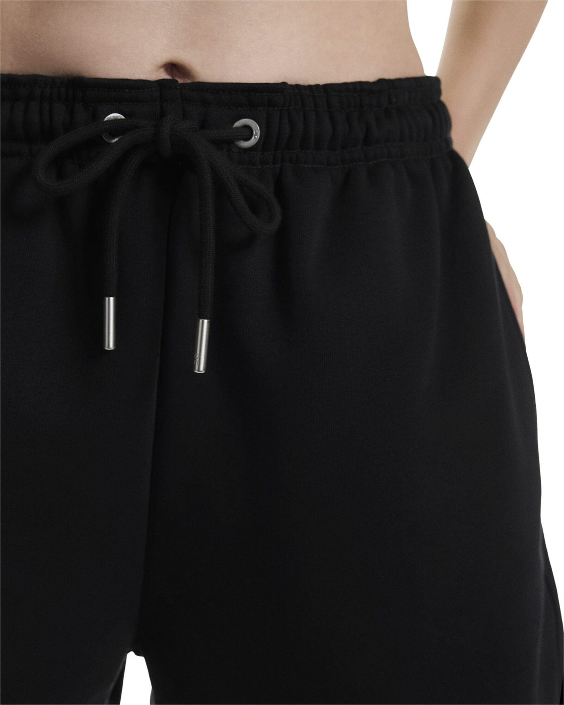 1WG11160553-club_collective_shorts-ss26-black-w-4×5-tr-g4