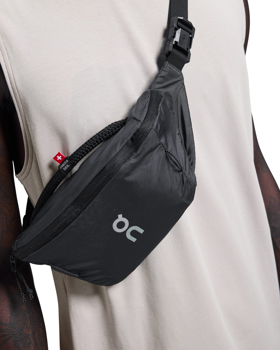 2UE30312792-waist_pack_2l_lite-fw24-magnet-u-4×5-tr-g8