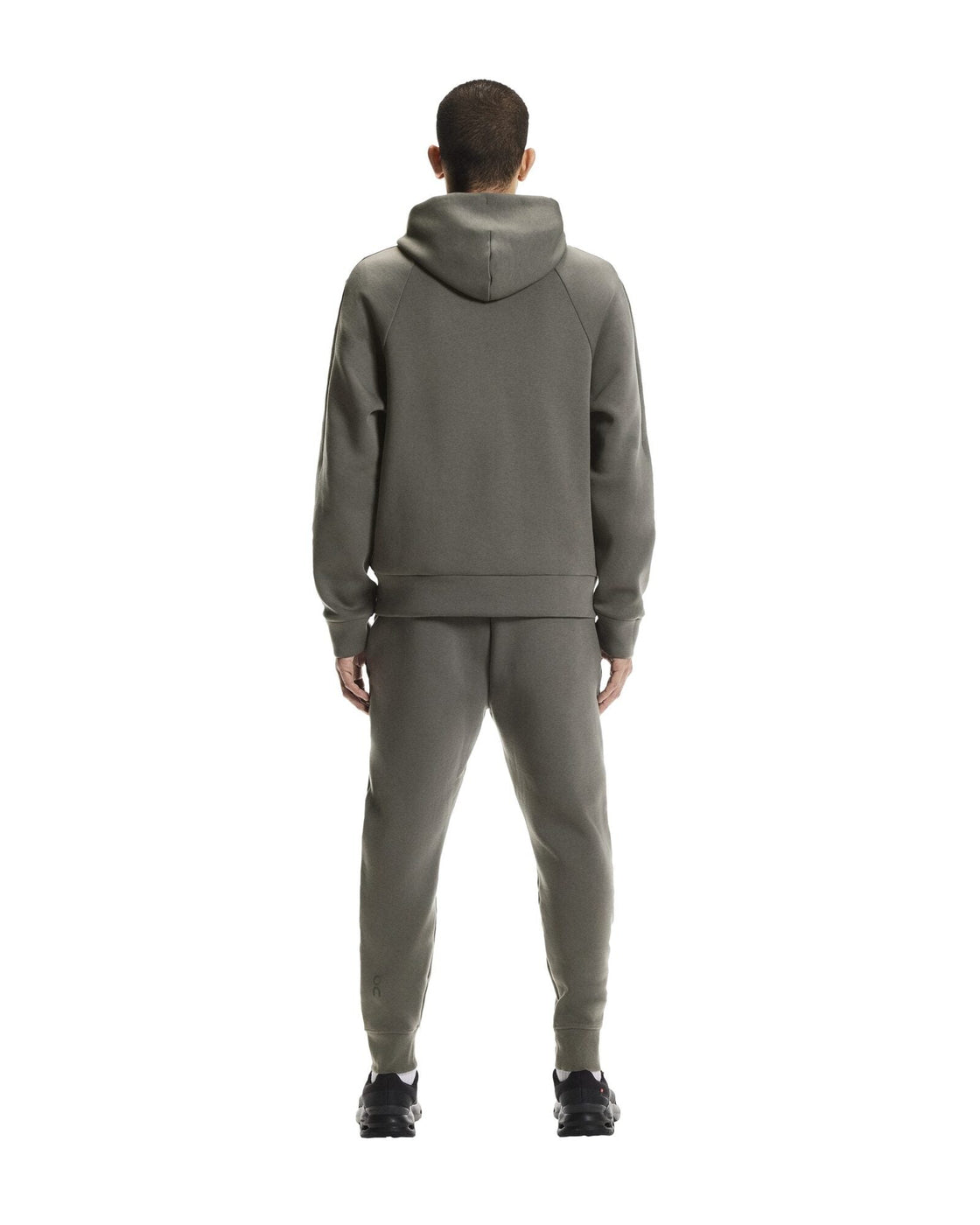 1MF30320345-focus_tech_sweatpants-ss26-shadow-m-4×5-tr-g2