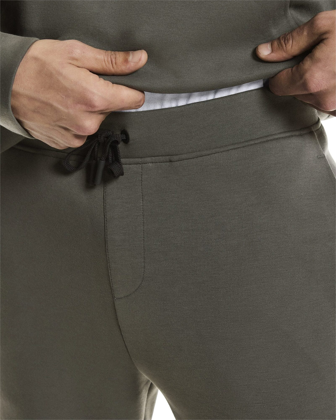 1MF30320345-focus_tech_sweatpants-ss26-shadow-m-4×5-tr-g5