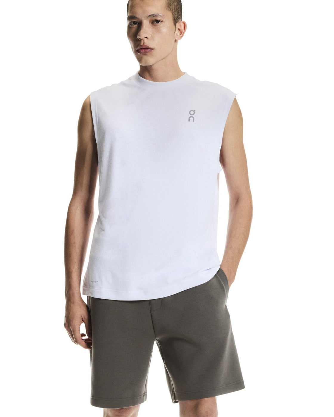 1MF30330345-focus_tech_shorts-ss26-shadow-m-4×5-tr-g3