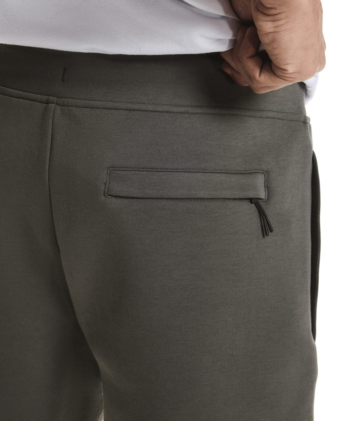 1MF30330345-focus_tech_shorts-ss26-shadow-m-4×5-tr-g5