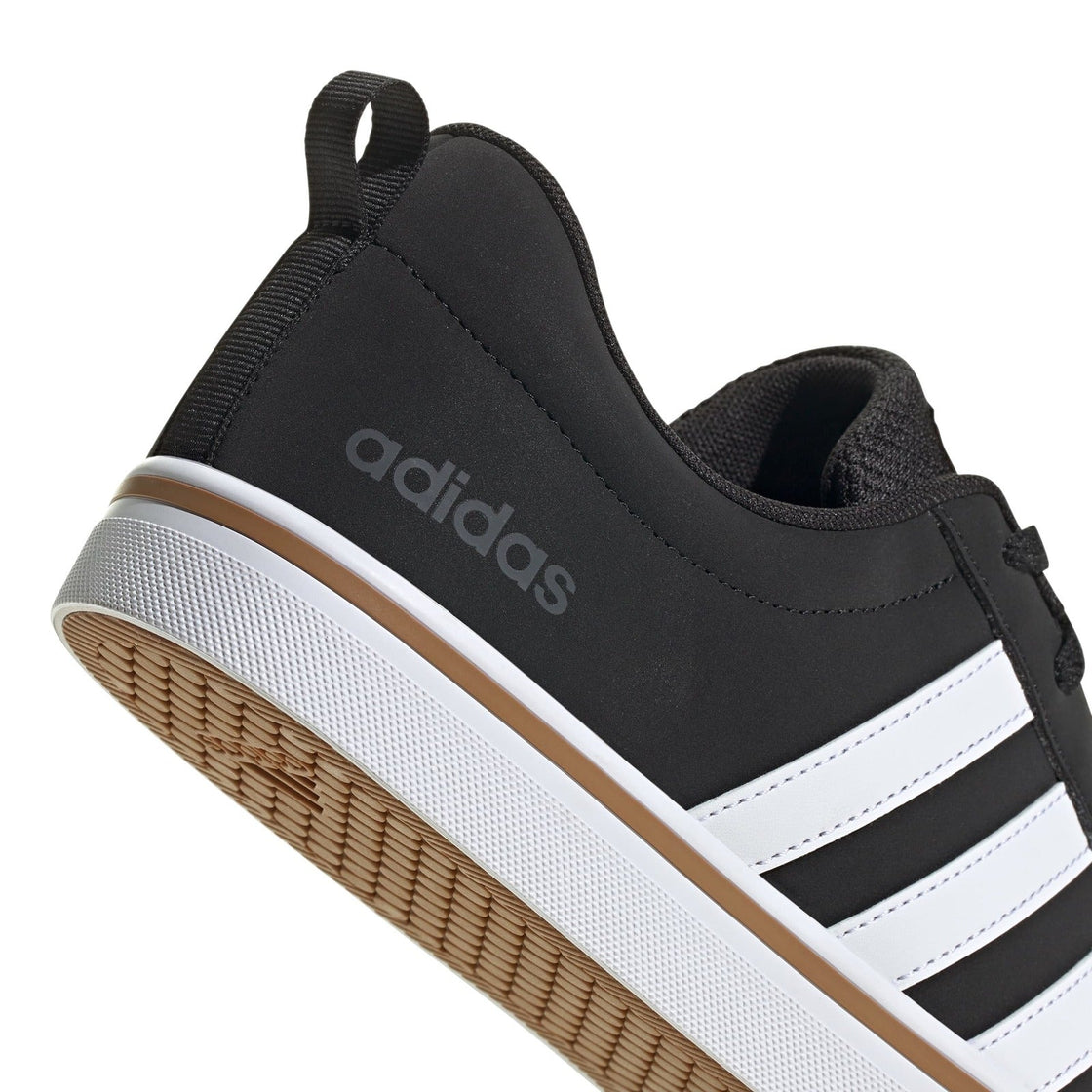 IF4515_9_FOOTWEAR_Photography_Detail View 2_transparent