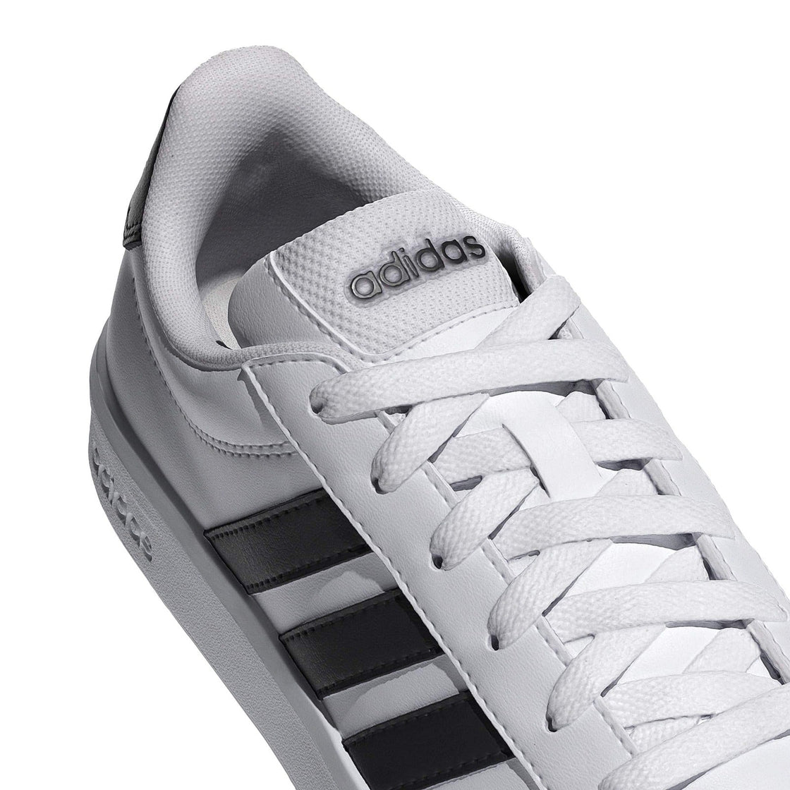JP9365_8_FOOTWEAR_Photography_Detail View 1_transparent