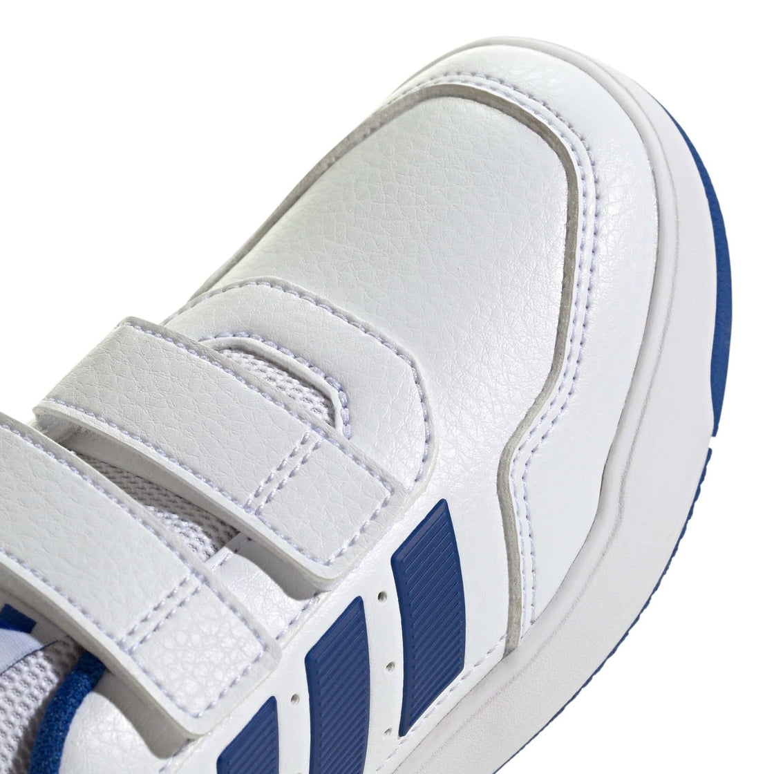 JQ4195_8_FOOTWEAR_Photography_Detail View 1_transparent
