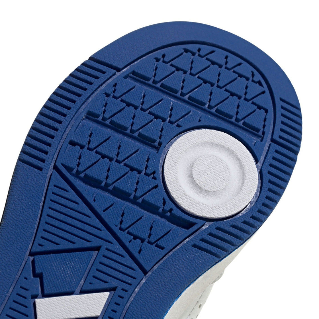 JQ4195_9_FOOTWEAR_Photography_Detail View 2_transparent
