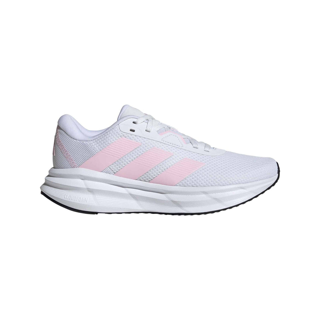 ID8762_1_FOOTWEAR_Photography_Side Lateral Center View_transparent