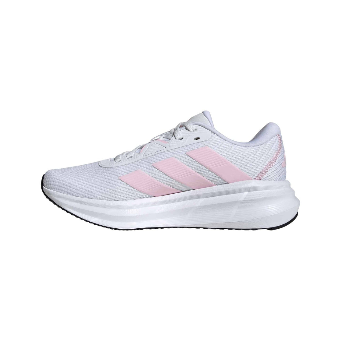 ID8762_5_FOOTWEAR_Photography_Side Medial Center View_transparent