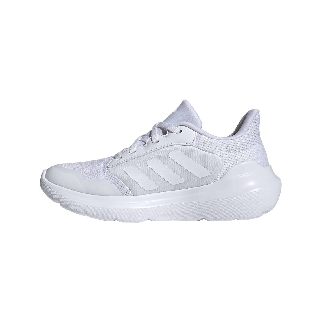 IE3543_4_FOOTWEAR_Photography_Side Medial Center View_transparent