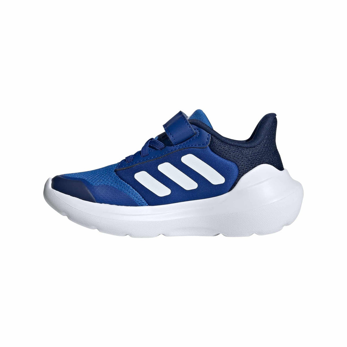 IE5989_5_FOOTWEAR_Photography_Side Medial Center View_transparent