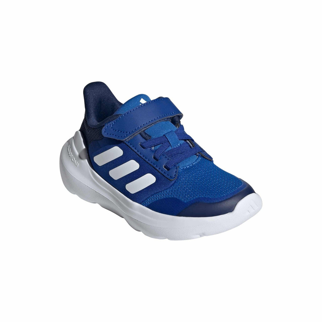 IE5989_6_FOOTWEAR_Photography_Front Lateral Top View_transparent