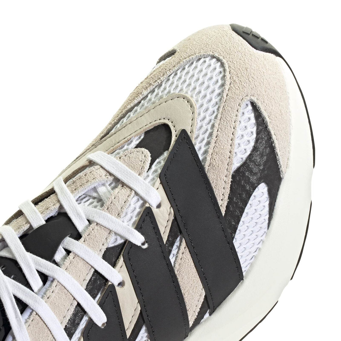 JH6944_8_FOOTWEAR_Photography_Detail View 1_transparent