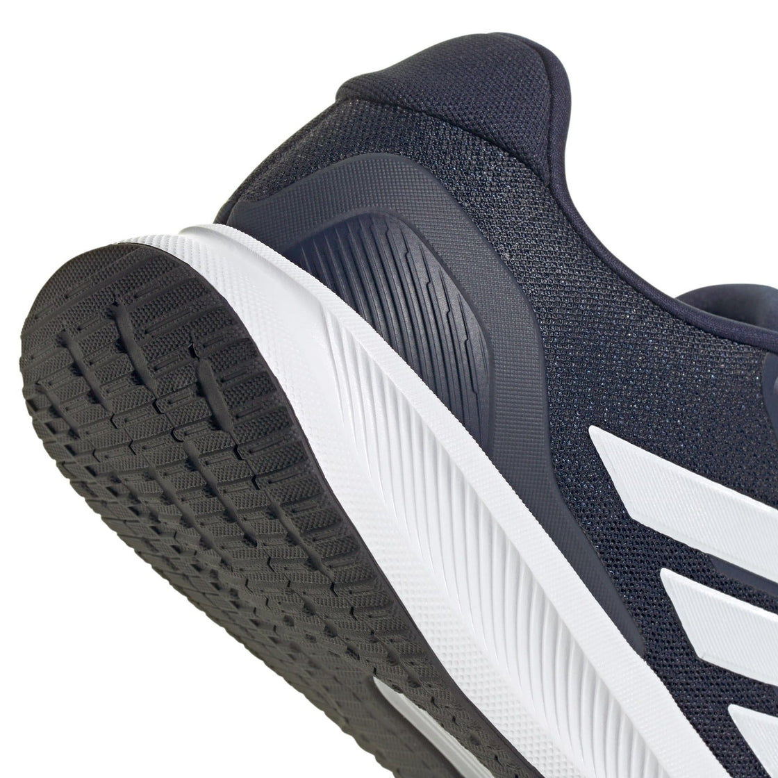 IE8809_9_FOOTWEAR_Photography_Detail View 2_transparent