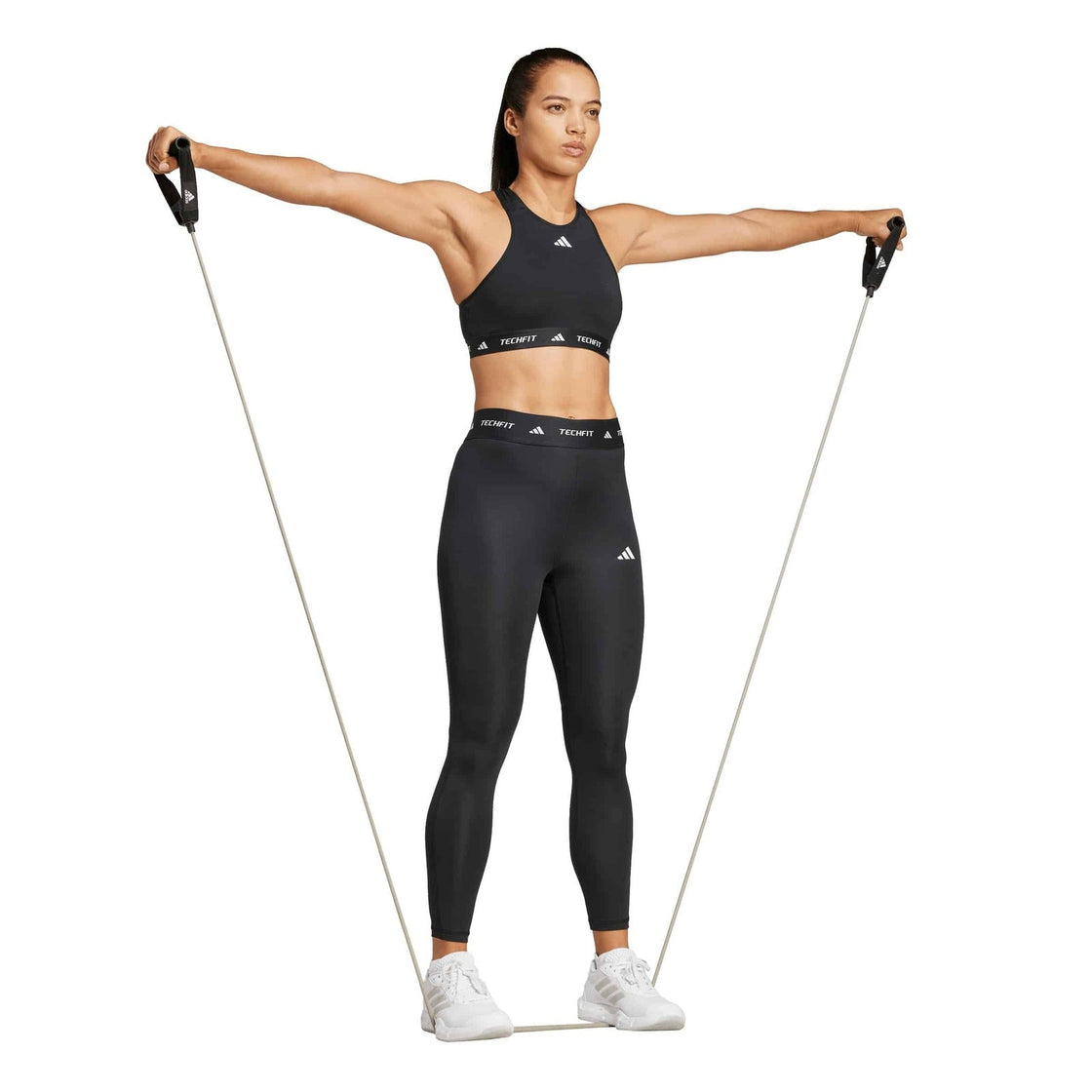 IT2273_5_APPAREL_On Model_Walking View_transparent