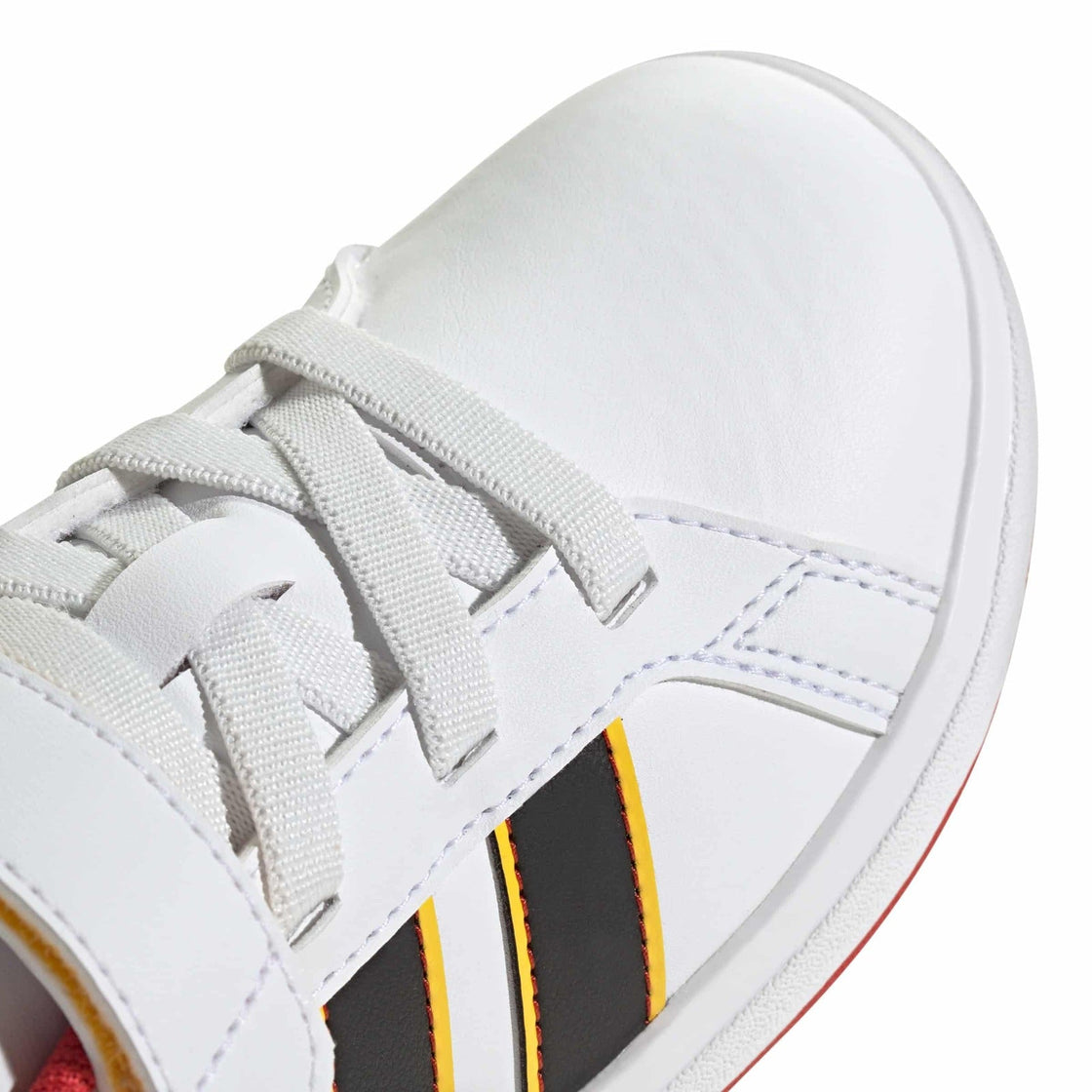 JQ8067_9_FOOTWEAR_Photography_Detail View 2_transparent