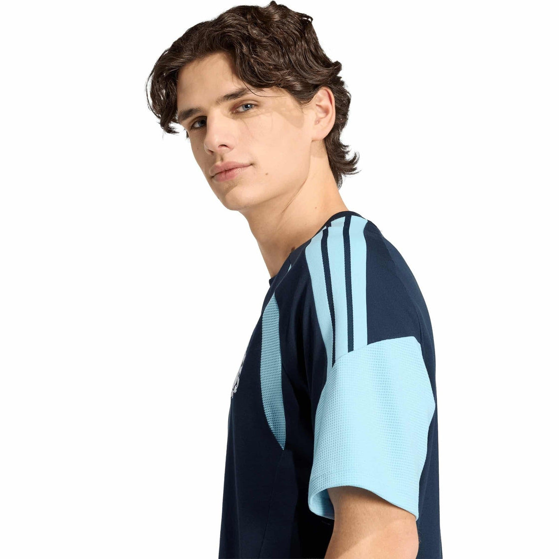 JY7028_7_APPAREL_On Model_Detail View 2_transparent
