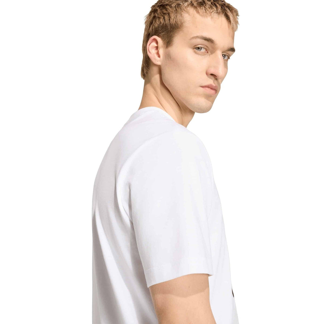 JZ9355_6_APPAREL_On Model_Detail View 2_transparent