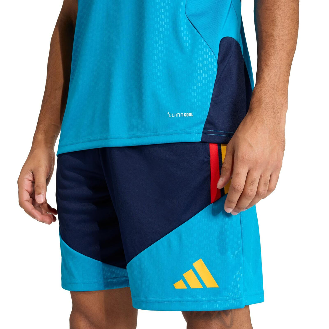 KA8193_7_APPAREL_On Model_Detail View 2_transparent