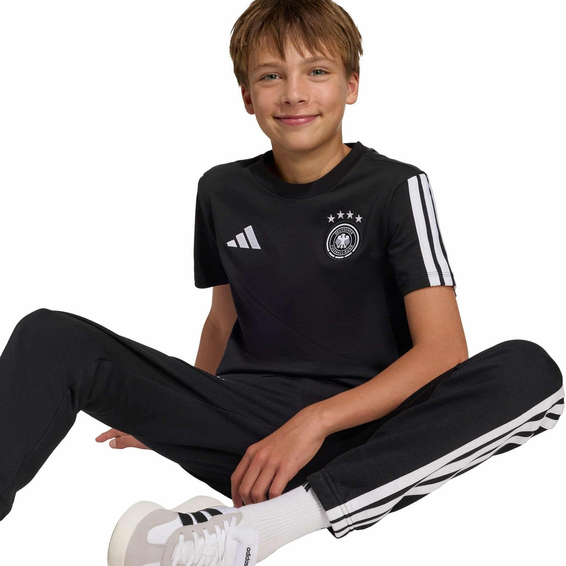 KB4402_5_APPAREL_On Model_Detail View 1_transparent(1)