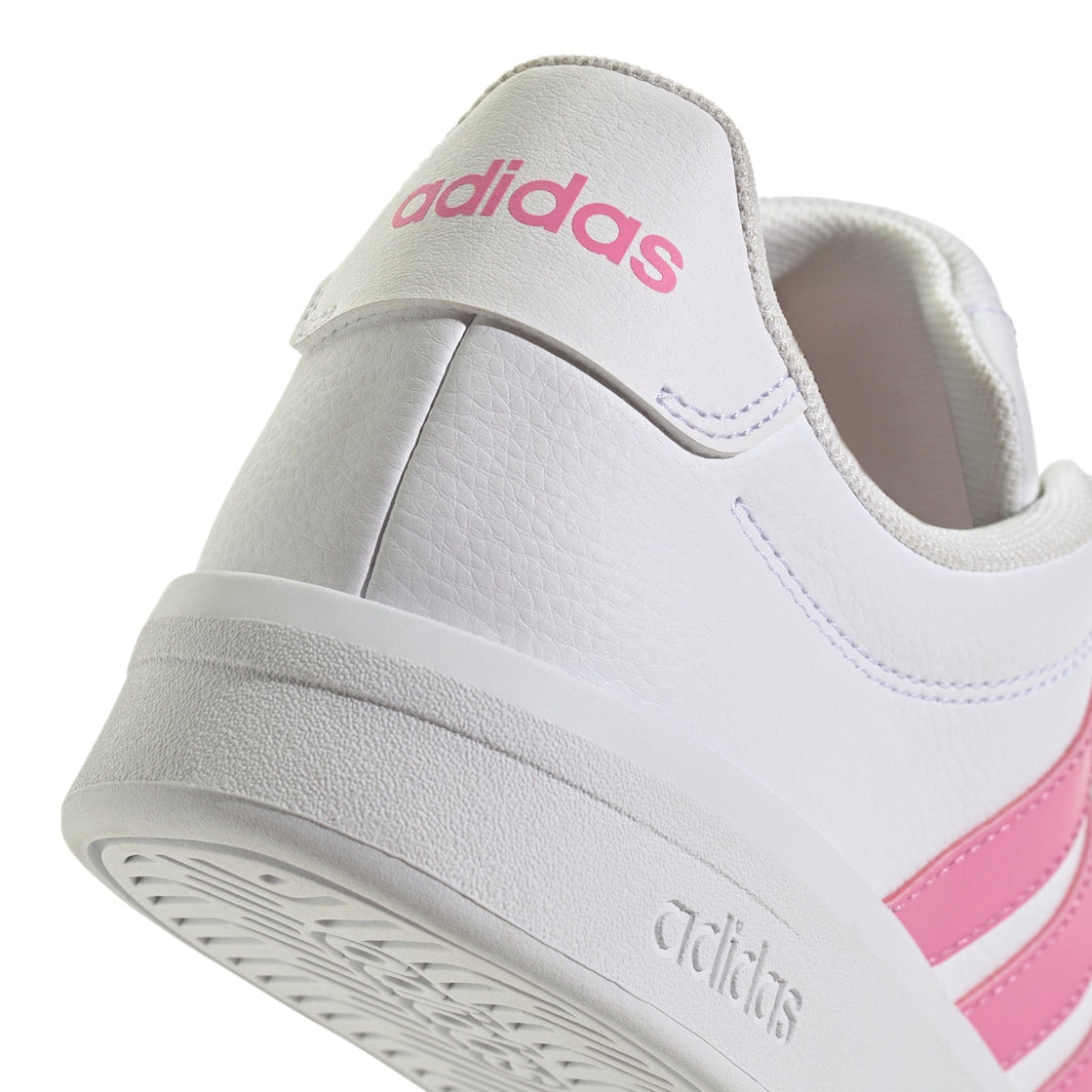 HQ0093_9_FOOTWEAR_Photography_Detail View 2_transparent