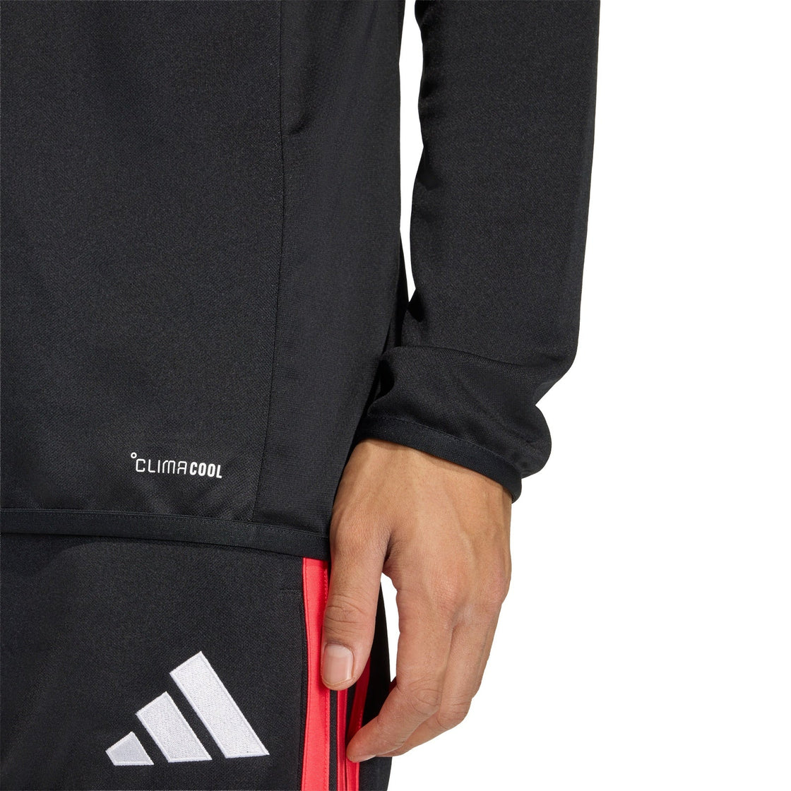 JY9697_8_APPAREL_On Model_Detail View 2_transparent