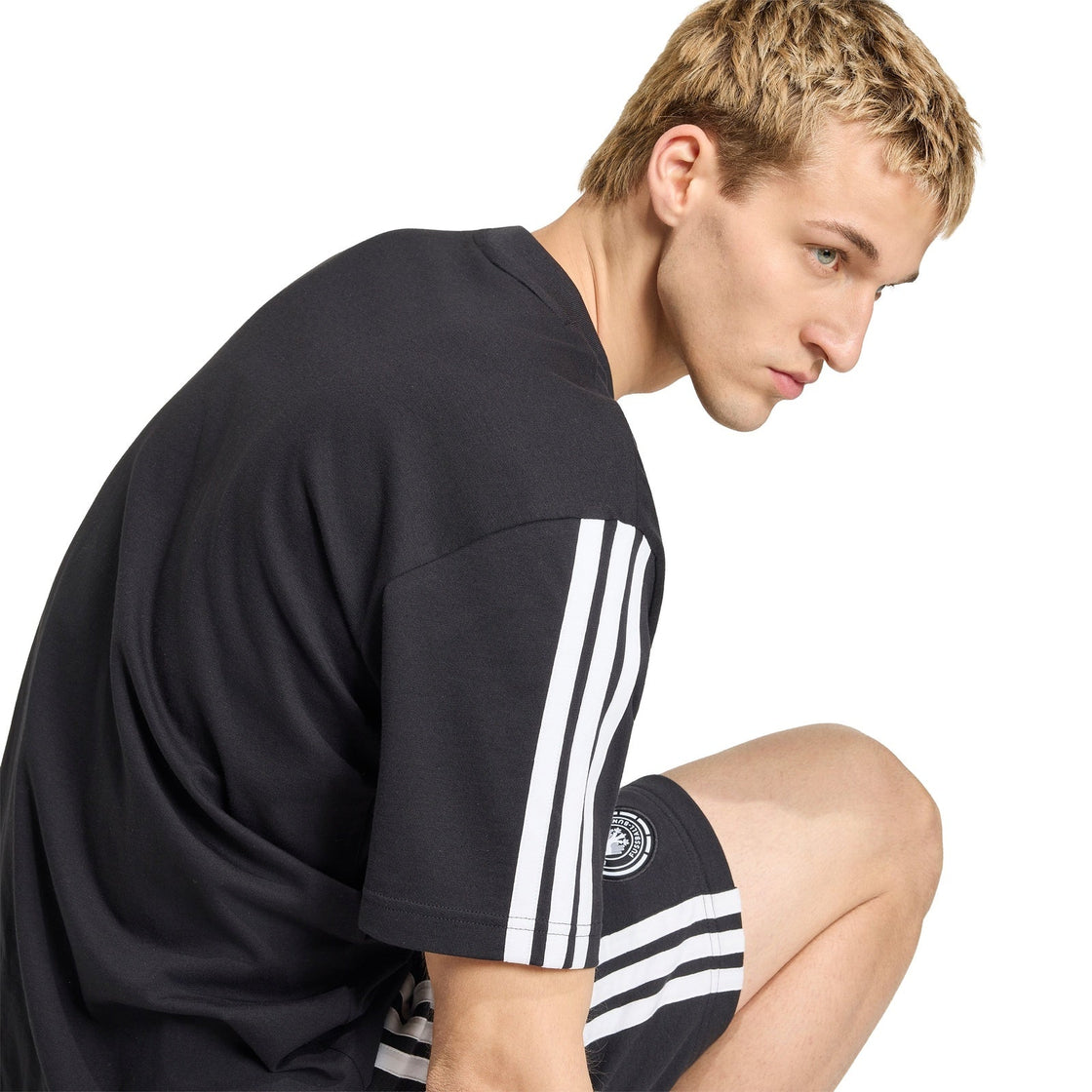 JZ9352_6_APPAREL_On Model_Detail View 2_transparent