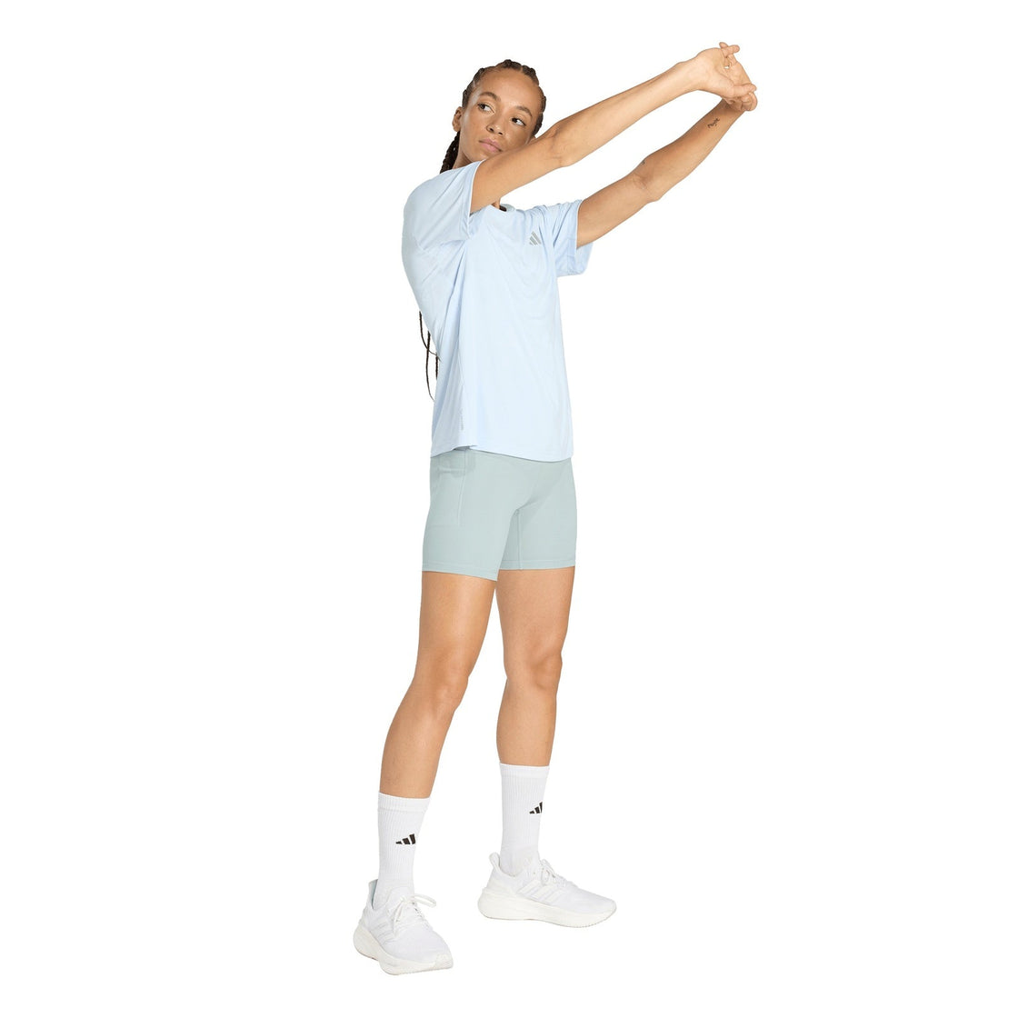 KA4283_4_APPAREL_On Model_Walking View_transparent