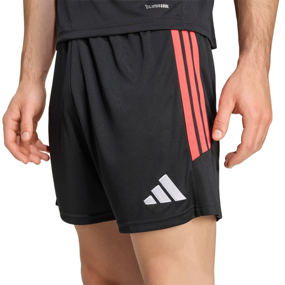 KA8776_7_APPAREL_On Model_Detail View 1_transparent(1)