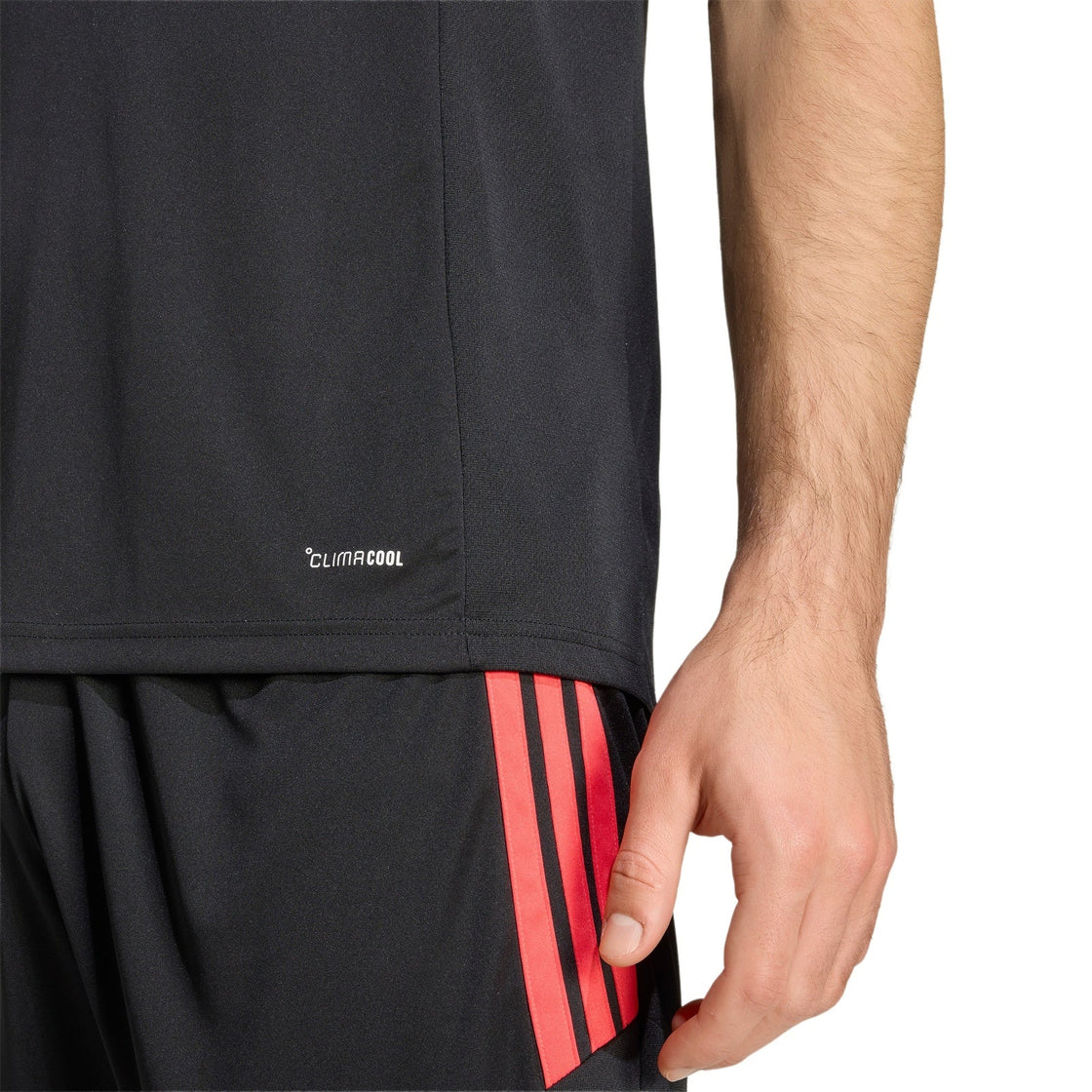 KB1357_9_APPAREL_On Model_Detail View 2_transparent(1)