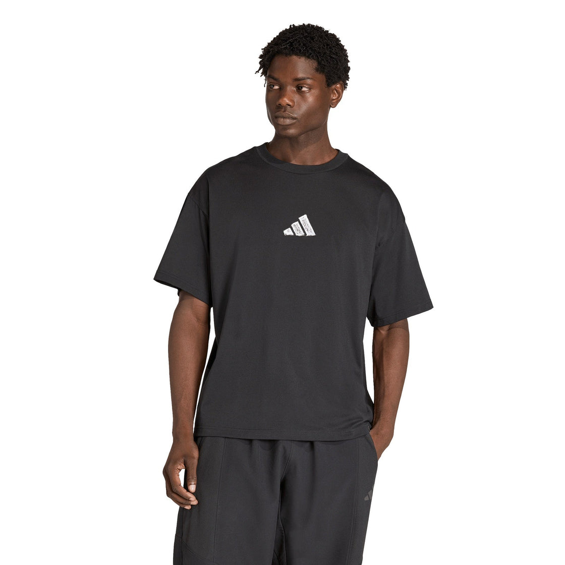 KB9395_2_APPAREL_On Model_Standard View_transparent(1)