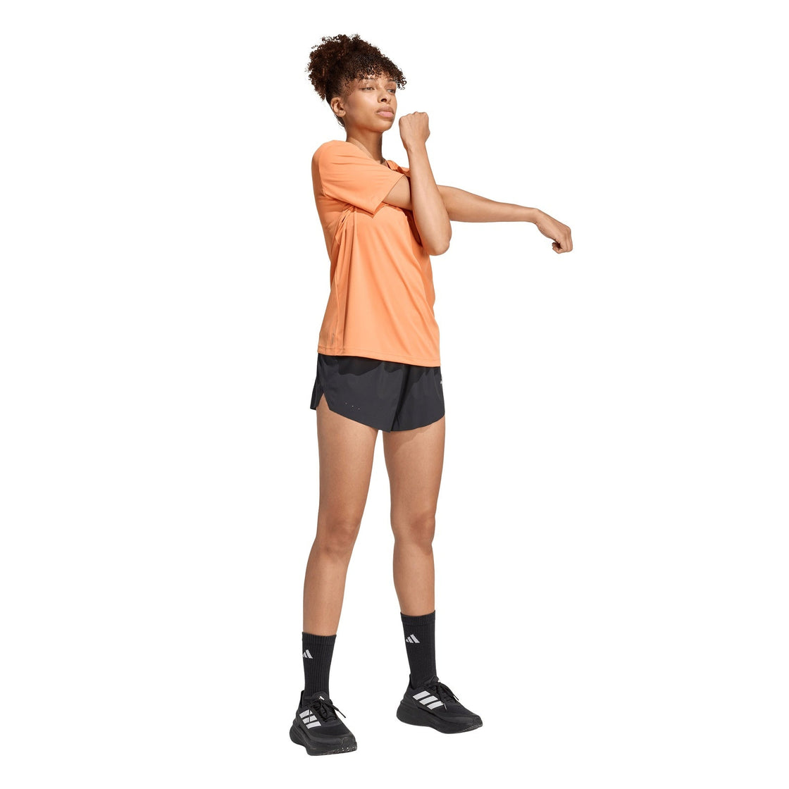 KD0626_4_APPAREL_On Model_Walking View_transparent
