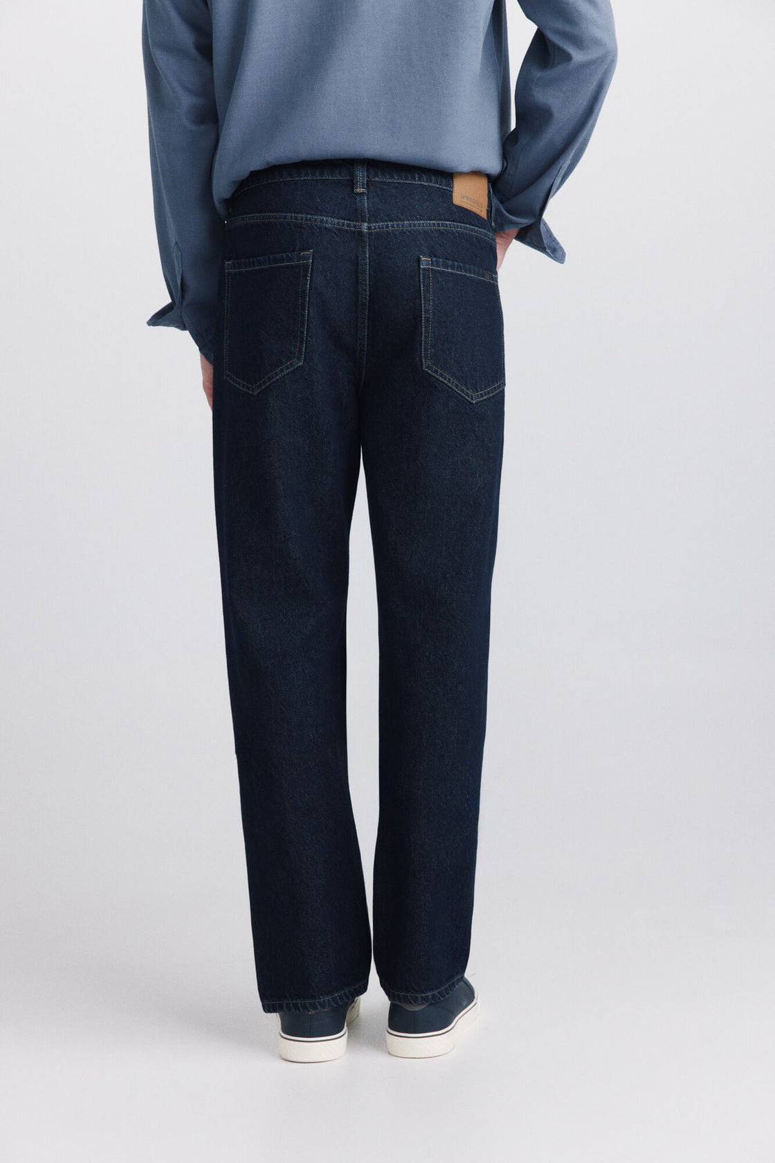 M STRAIGHT FIT JEANS
