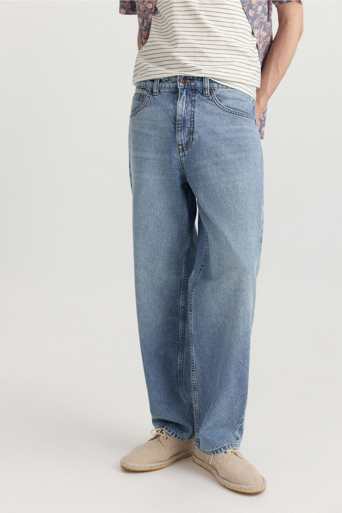 M WIDE LEG FIT JEANS