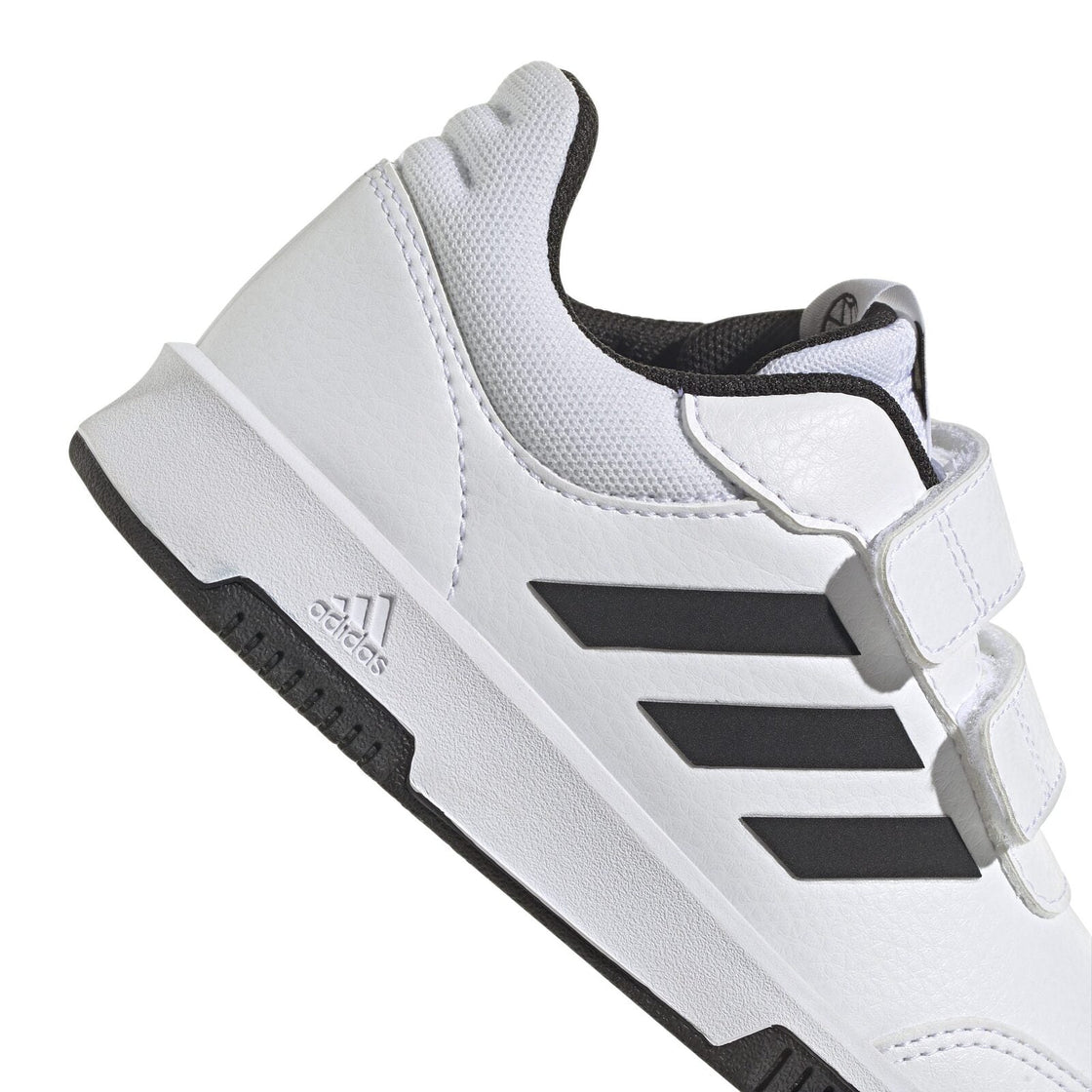 GW1981_9_FOOTWEAR_Photography_Detail View 2_white