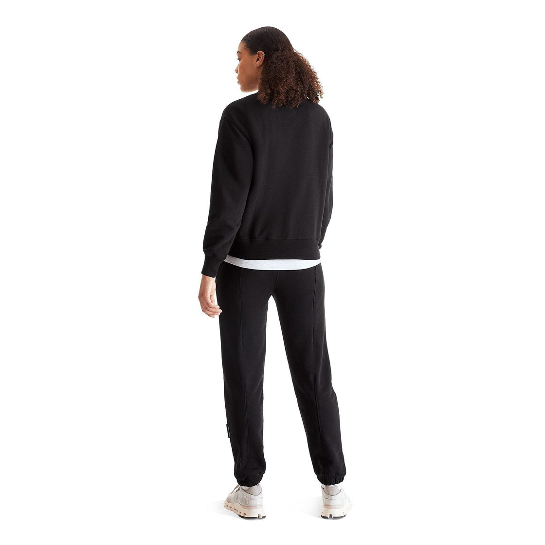 1WE10470553-club_crew-fw23-black-w-g3