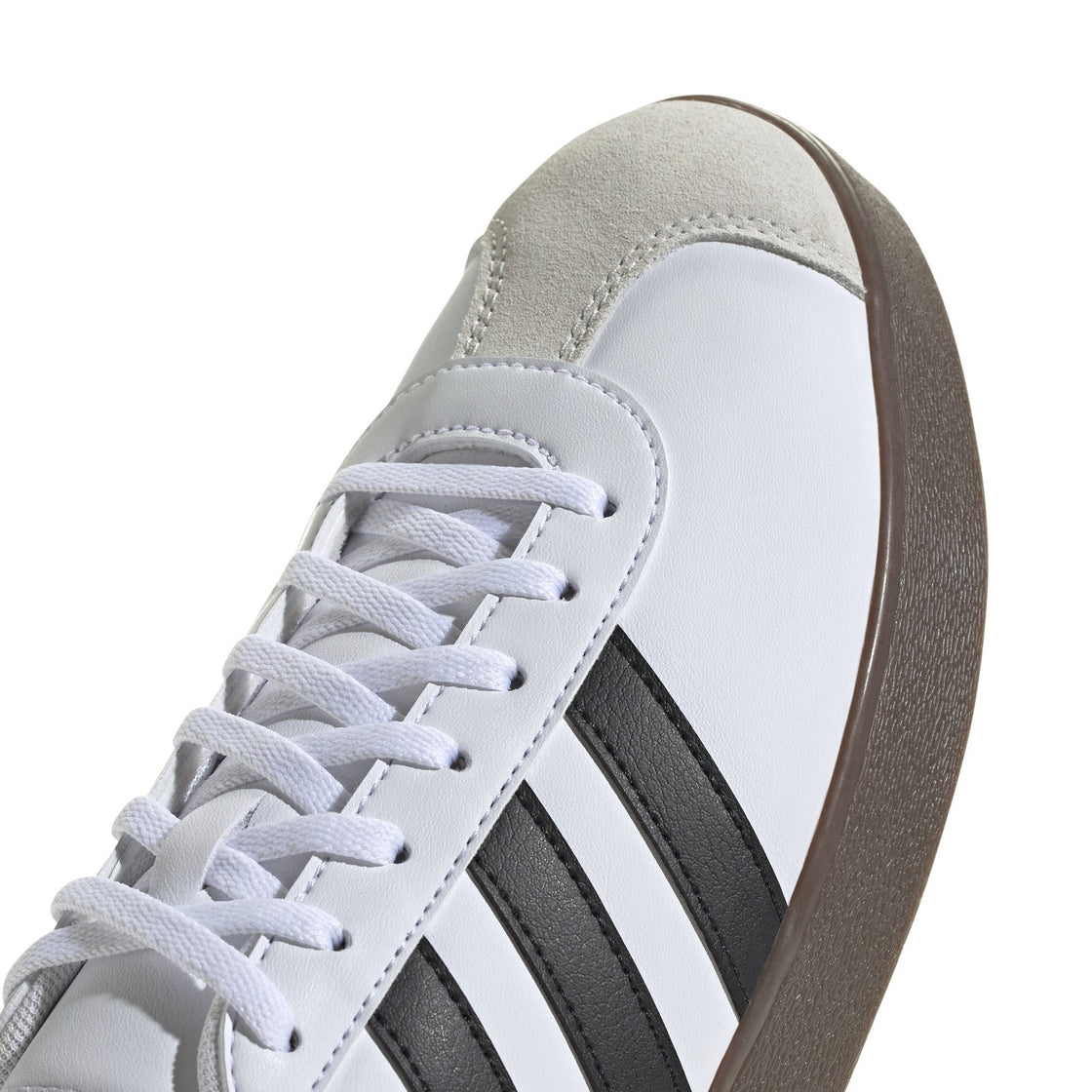ID3711_8_FOOTWEAR_Photography_Detail View 1_white
