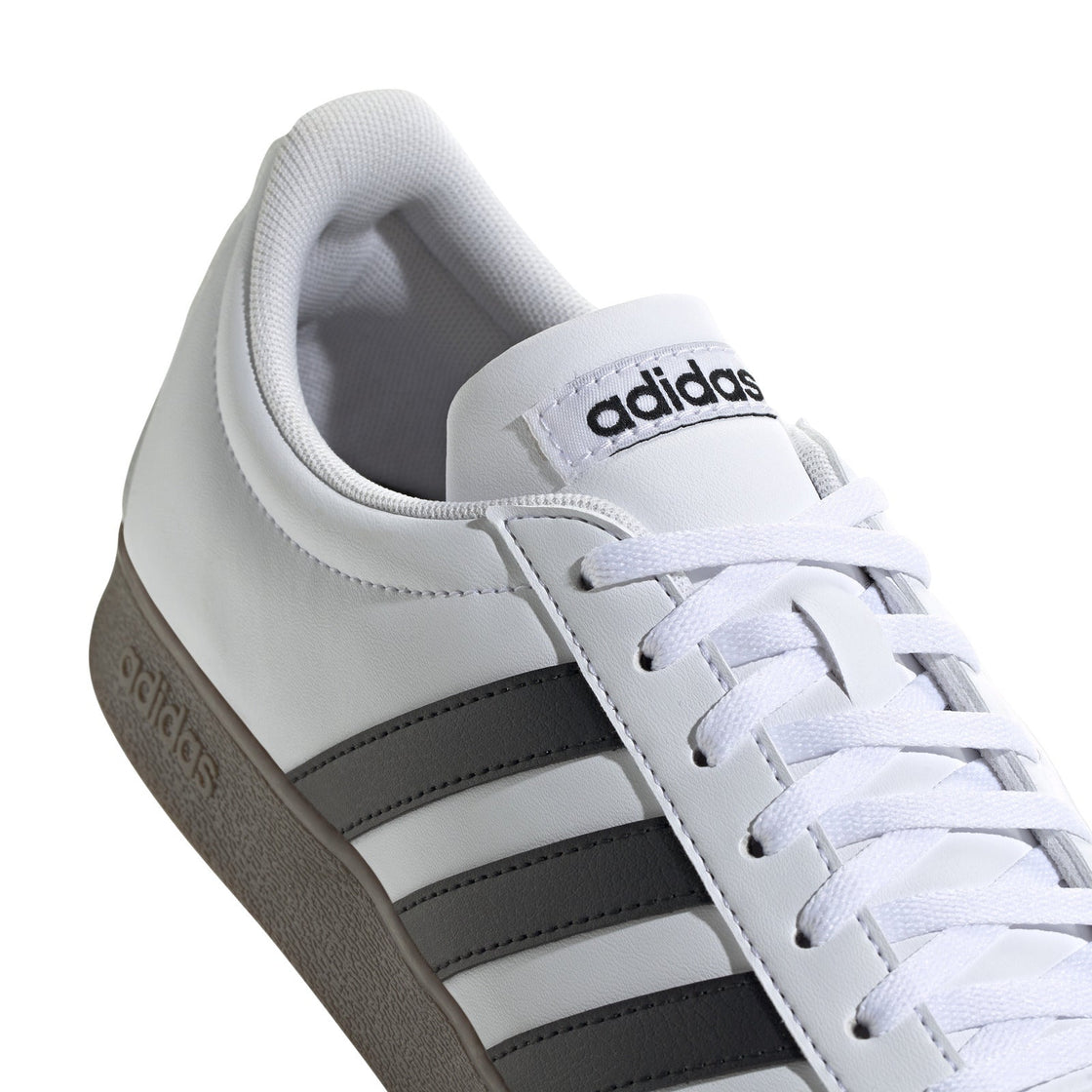 ID3711_9_FOOTWEAR_Photography_Detail View 2_white