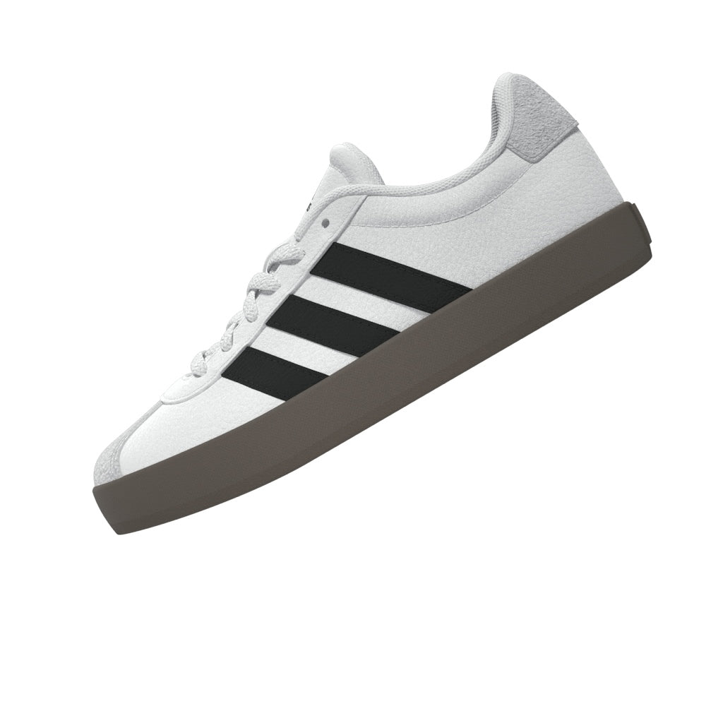 ID9062_13_FOOTWEAR_ZIP – Turntable_3d-1_white
