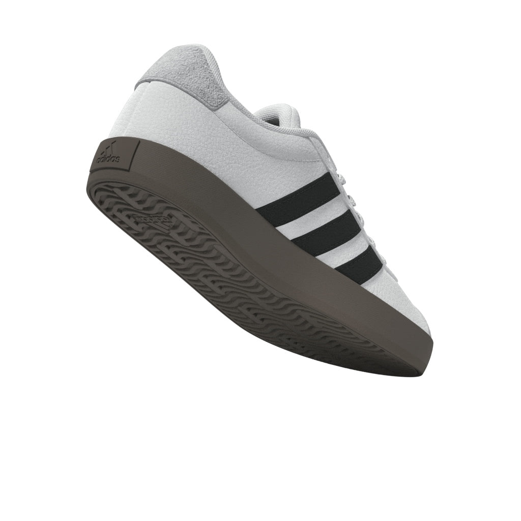 ID9062_13_FOOTWEAR_ZIP – Turntable_3d-6_white